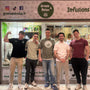 Équipe Green & Relax devant sa boutique CBD au Centre Saint-Jacques à Metz