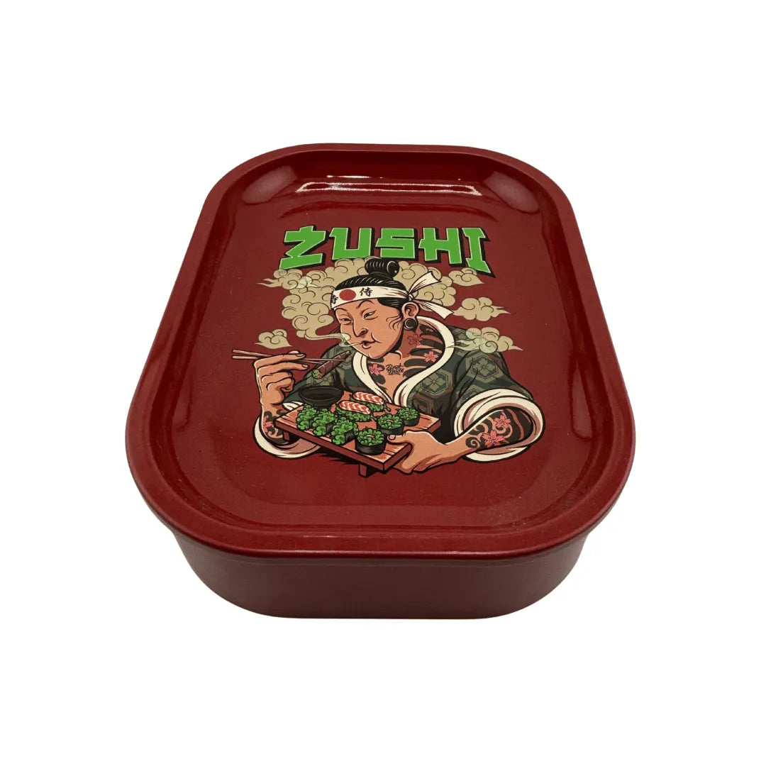 Boîte de rangement en métal Zushi rouge vue de face avec personnage japonais cartoon tenant un plateau de sushis, pour accessoires CBD à Metz