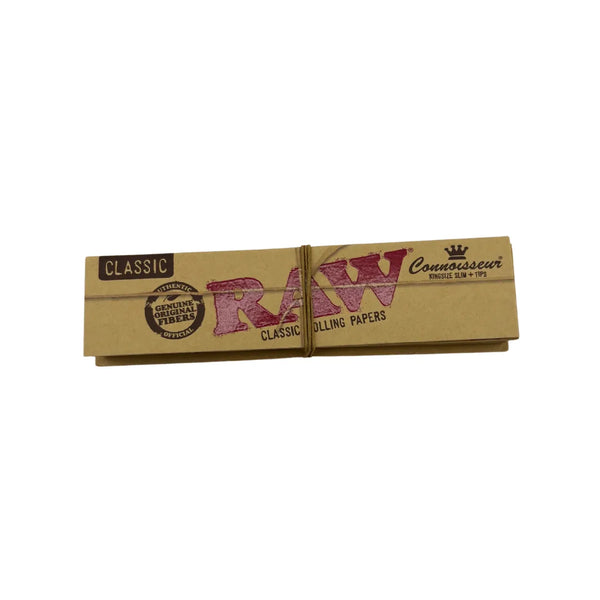 Pack RAW Classic Connoisseur avec feuilles à rouler King Size Slim et tips inclus, papier naturel non blanchi, emballage kraft avec logo RAW et sceau Genuine Original Fibers
