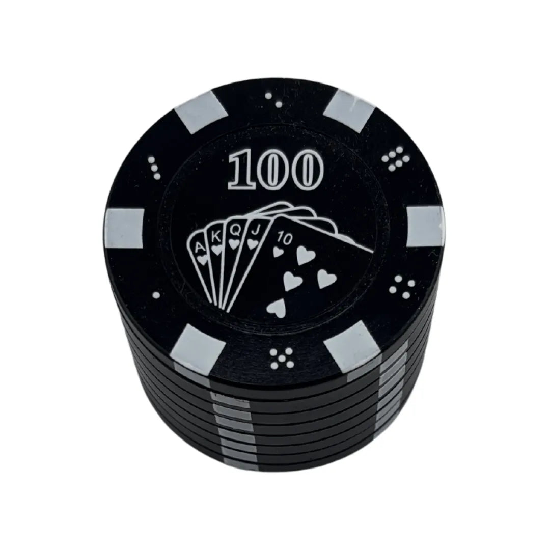 Grinder en forme de jeton de poker noir valeur 100 avec motifs de cartes et cœurs, design réaliste, idéal pour accessoires CBD à Metz