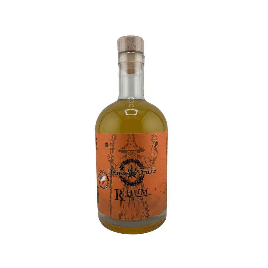 Bouteille de rhum épicé Délires du Druide pour une dégustation artisanale à Metz