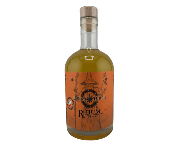 Bouteille de rhum épicé Délires du Druide pour une dégustation artisanale à Metz